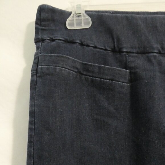LEE - Style Wrap | size 14 medium | Blue Denim - Jean Capri Pants - Picture 2 of 16
